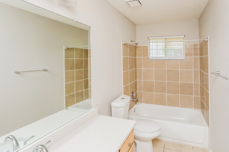 2,580/Mo, 701 Bridle Dr Desoto, TX 75115 Bathroom View 2
