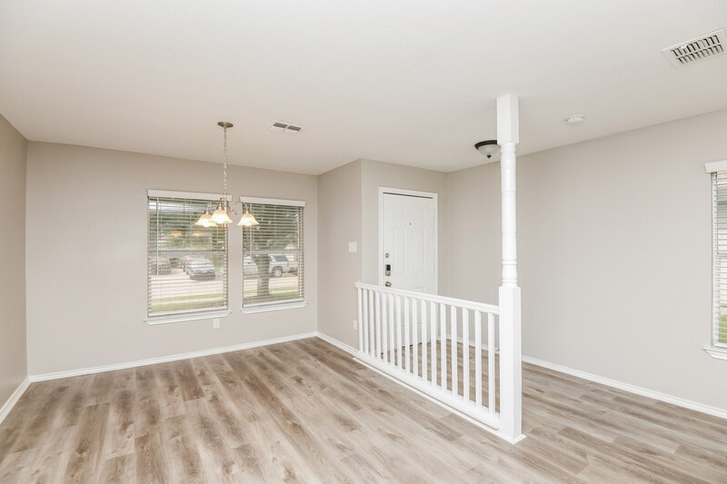 2,365/Mo, 10120 Chapel Glen Ter Fort Worth, TX 76116 Dining Room View 2