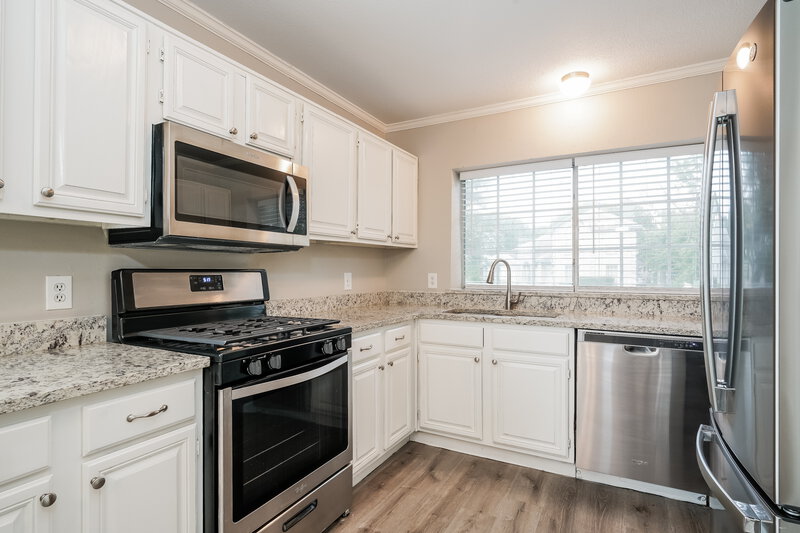 2,420/Mo, 505 Grady Ln Cedar Hill, TX 75104 Kitchen View