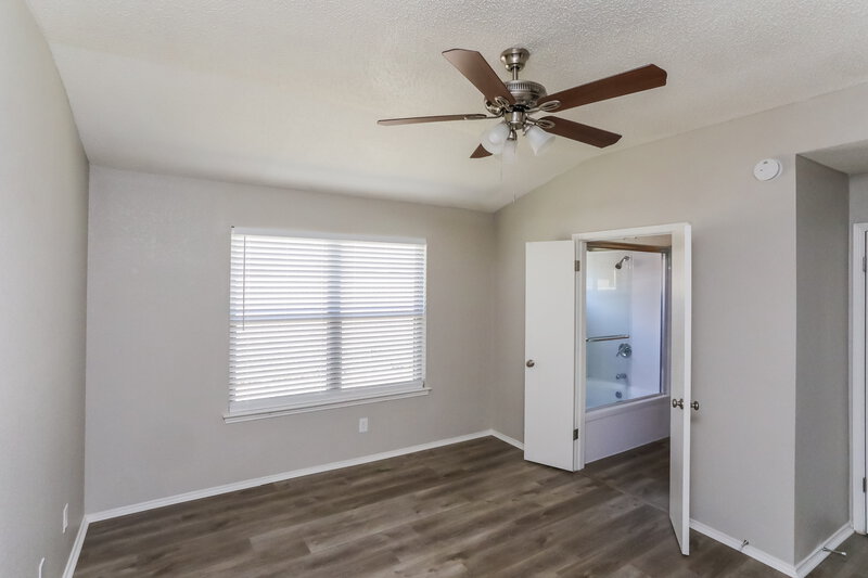 2,185/Mo, 418 Sims Dr Cedar Hill, TX 75104 Main Bedroom View