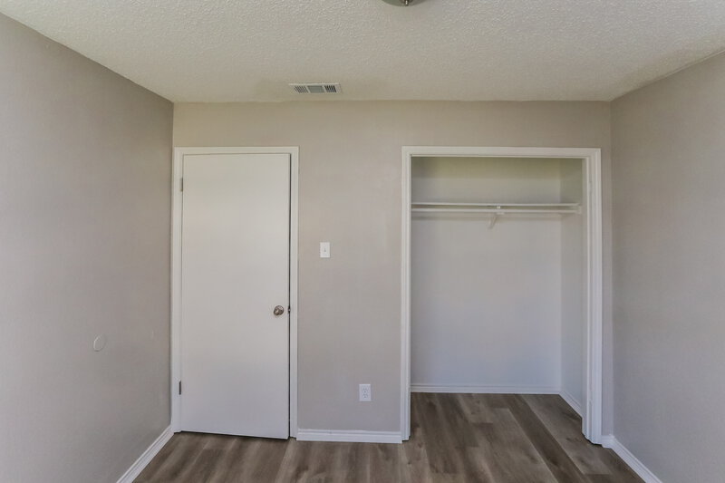 2,185/Mo, 418 Sims Dr Cedar Hill, TX 75104 Bedroom View 3