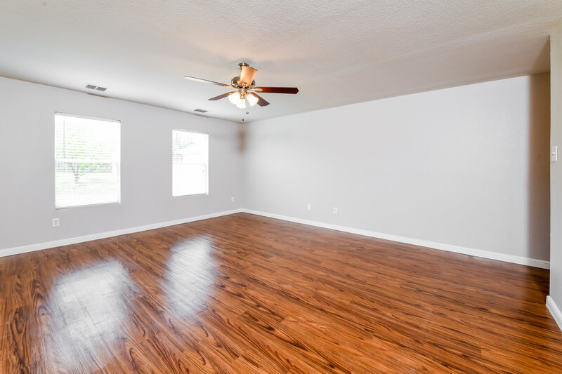2,250/Mo, 5908 Parkview Hills Ln Fort Worth, TX 76179 Living Room View 2
