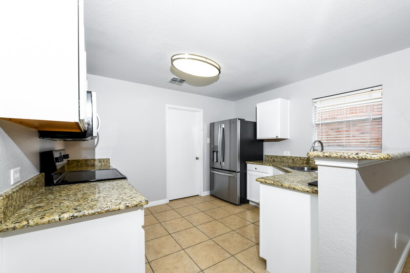 2,250/Mo, 5908 Parkview Hills Ln Fort Worth, TX 76179 Kitchen View