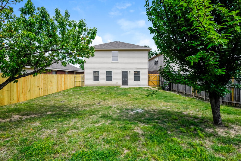 2,250/Mo, 5908 Parkview Hills Ln Fort Worth, TX 76179 Rear View