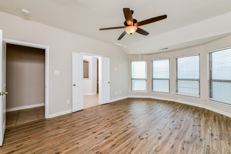 2,310/Mo, 545 Foxcraft Dr Fort Worth, TX 76131 Main Bedroom View