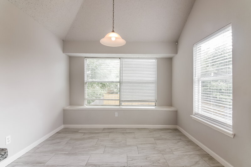 4,410/Mo, 1113 Brewer Dr Cedar Hill, TX 75104 Breakfast Nook View