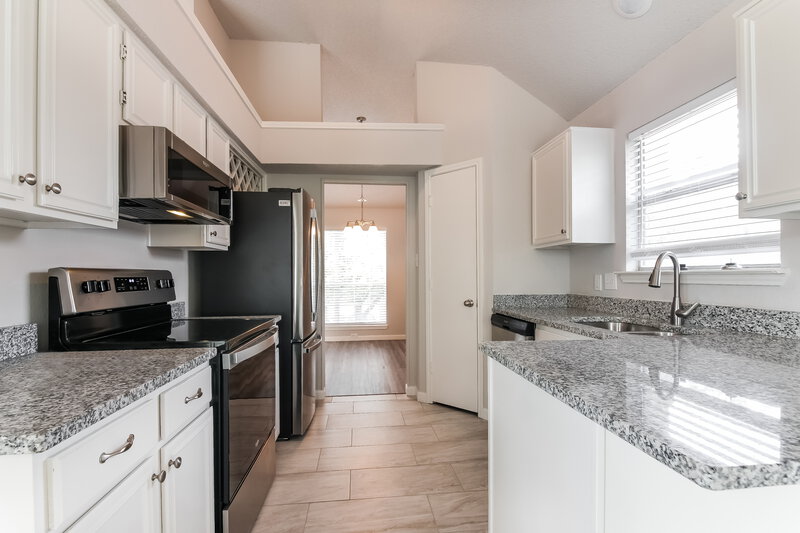 4,410/Mo, 1113 Brewer Dr Cedar Hill, TX 75104 Kitchen View 2