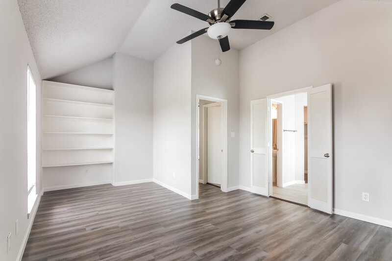 4,410/Mo, 1113 Brewer Dr Cedar Hill, TX 75104 Main Bedroom View