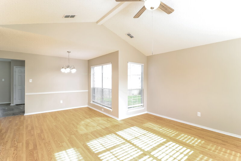 2,325/Mo, 4612 Greenwich Dr Grand Prairie, TX 75052 Living Room View