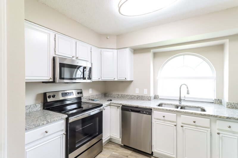 2,325/Mo, 4612 Greenwich Dr Grand Prairie, TX 75052 Kitchen View