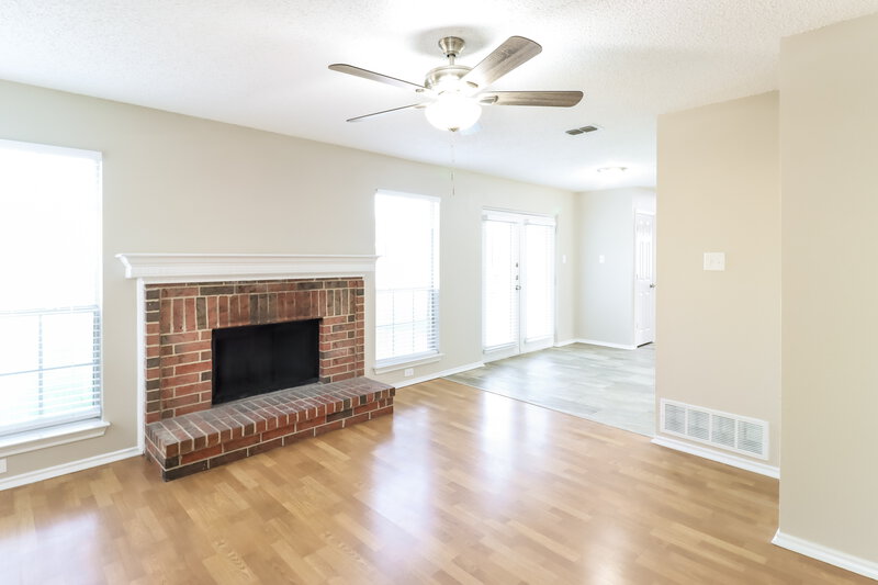 2,325/Mo, 4612 Greenwich Dr Grand Prairie, TX 75052 Family Room View