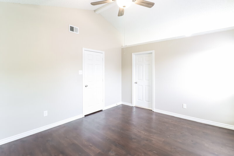 2,325/Mo, 4612 Greenwich Dr Grand Prairie, TX 75052 Main Bedroom View 2