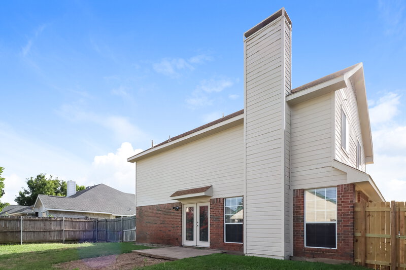 2,325/Mo, 4612 Greenwich Dr Grand Prairie, TX 75052 Rear View 2