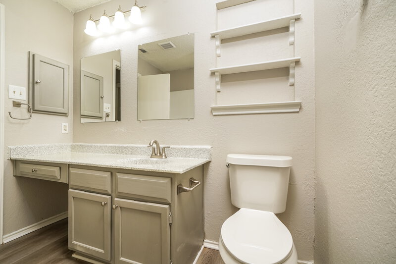 1,895/Mo, 2916 Independence Dr Mesquite, TX 75150 Main Bathroom View
