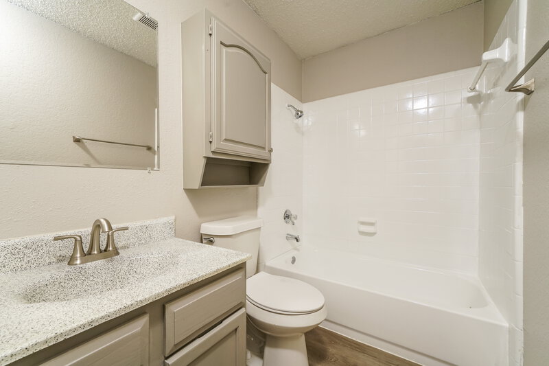 1,895/Mo, 2916 Independence Dr Mesquite, TX 75150 Bathroom View