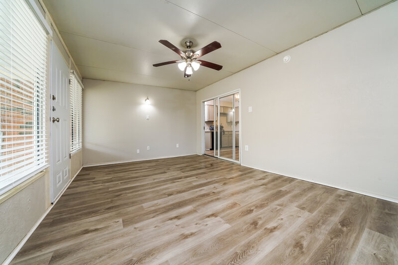 1,895/Mo, 2916 Independence Dr Mesquite, TX 75150 Enclosedporch View