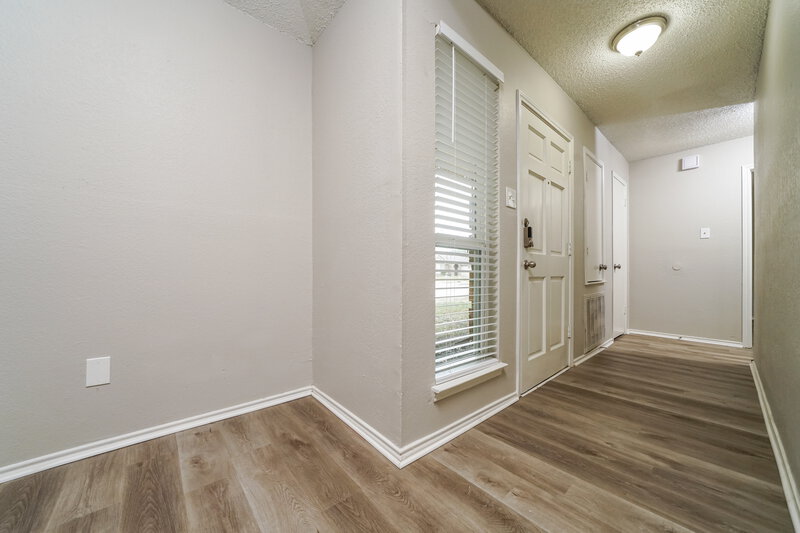 1,895/Mo, 2916 Independence Dr Mesquite, TX 75150 Hallway View