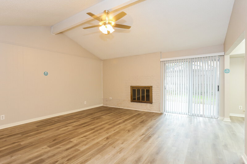 2,460/Mo, 2709 Sibley Dr Arlington, TX 76015 Living Room View 2