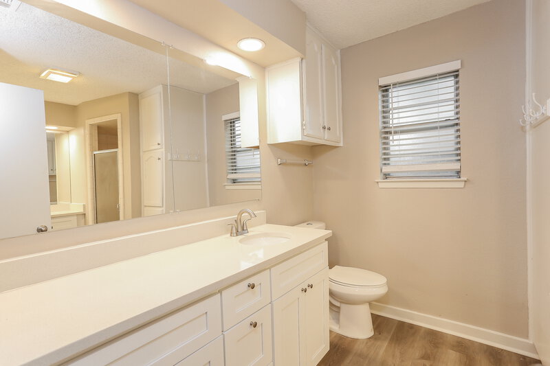 2,460/Mo, 2709 Sibley Dr Arlington, TX 76015 Bathroom View
