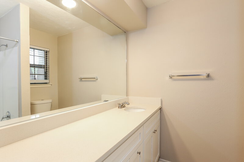 2,460/Mo, 2709 Sibley Dr Arlington, TX 76015 Bathroom View 2
