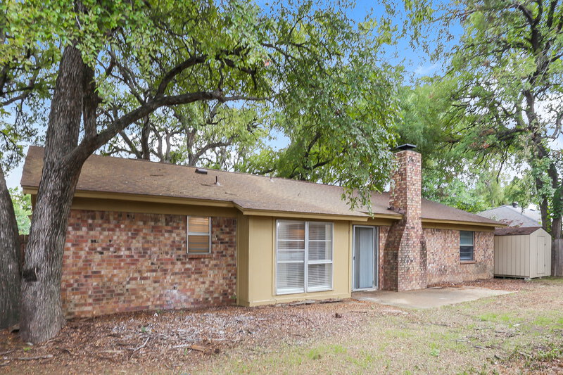 2,460/Mo, 2709 Sibley Dr Arlington, TX 76015 Rear View