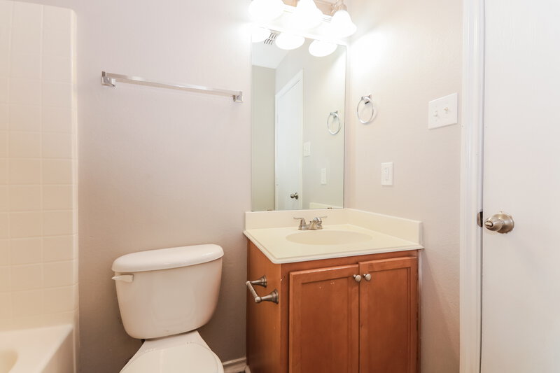 1,955/Mo, 635 Fleming St Wylie, TX 75098 Bathroom View