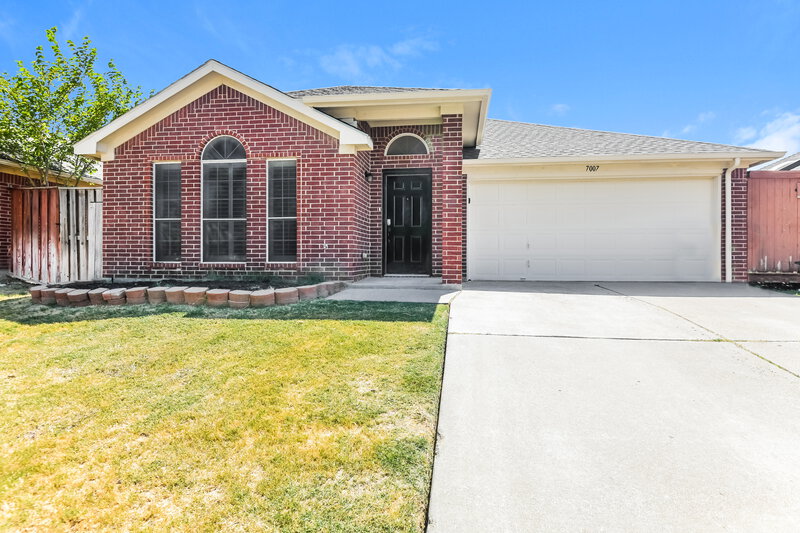 2,335/Mo, 7007 Rovato Dr Arlington, TX 76001 External View