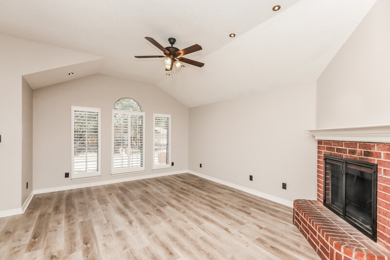 2,335/Mo, 7007 Rovato Dr Arlington, TX 76001 Living Room View