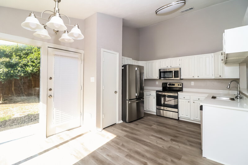 2,195/Mo, 2414 Busch Dr Arlington, TX 76014 Kitchen View