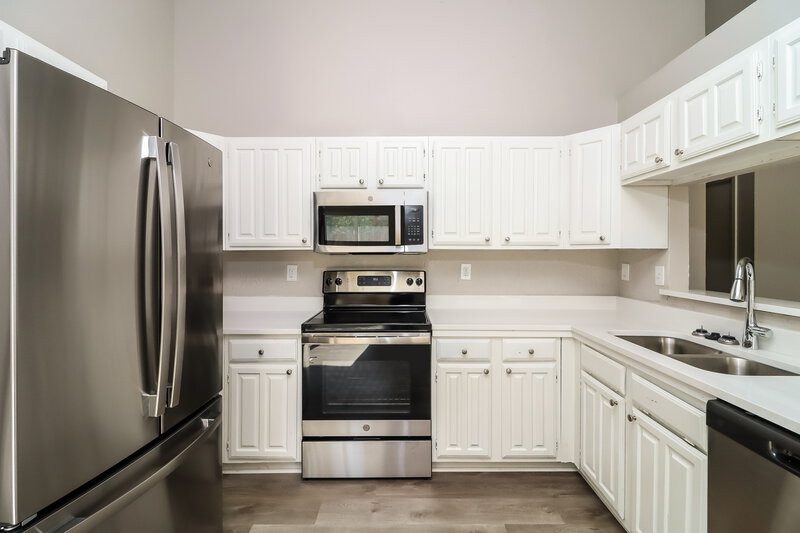 2,195/Mo, 2414 Busch Dr Arlington, TX 76014 Kitchen View 2