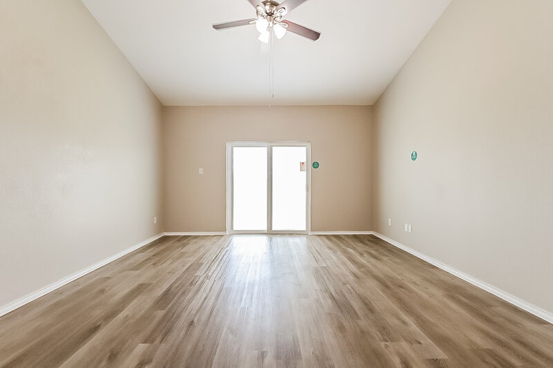 2,370/Mo, 109 Clark Dr Ferris, TX 75125 Living Room View