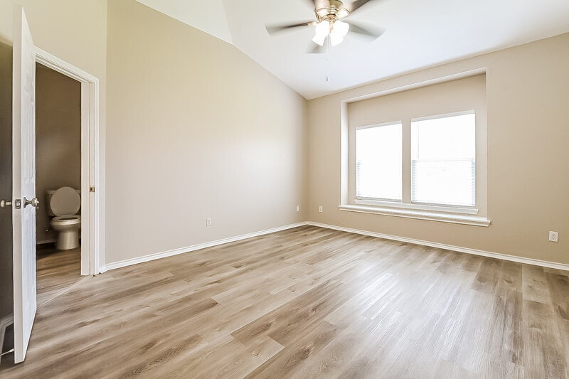 2,370/Mo, 109 Clark Dr Ferris, TX 75125 Main Bedroom View