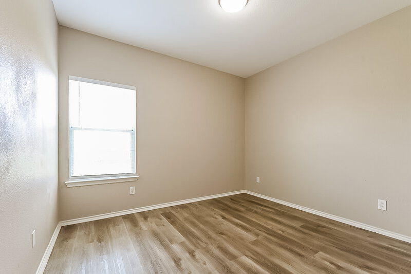 2,370/Mo, 109 Clark Dr Ferris, TX 75125 Bedroom View 2