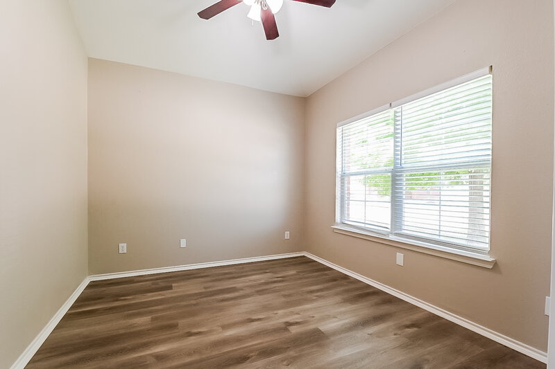 2,370/Mo, 109 Clark Dr Ferris, TX 75125 Bedroom View 3