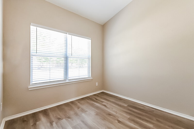 2,370/Mo, 109 Clark Dr Ferris, TX 75125 Bedroom View 4