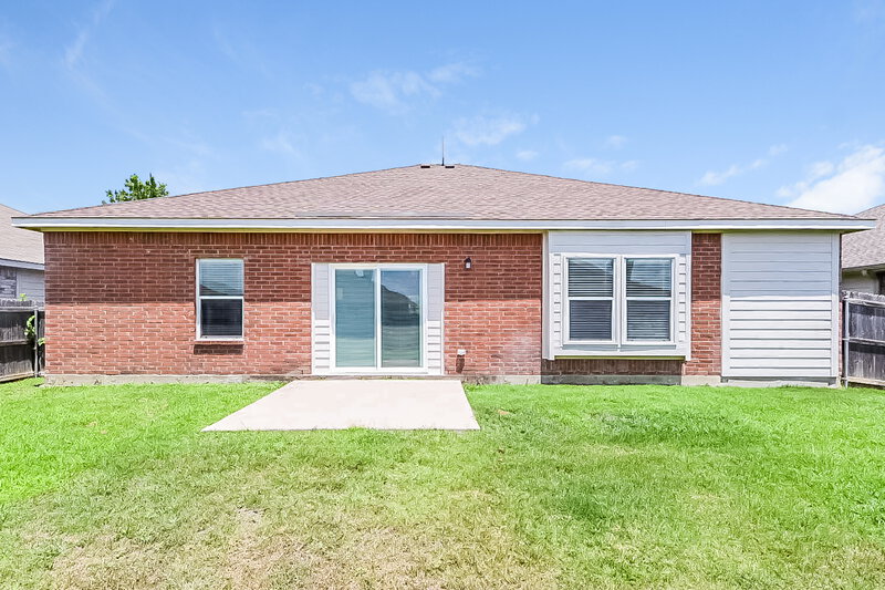2,370/Mo, 109 Clark Dr Ferris, TX 75125 Rear View