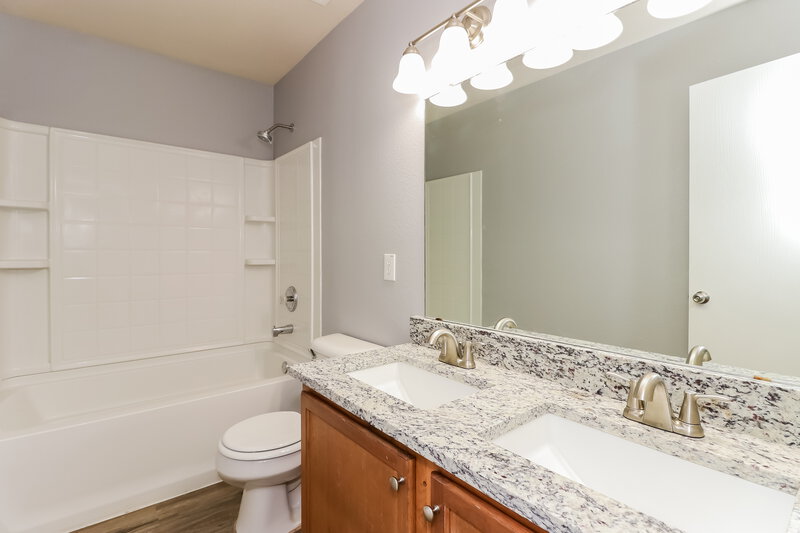 2,235/Mo, 937 Stone Chapel Way Fort Worth, TX 76179 Bathroom View