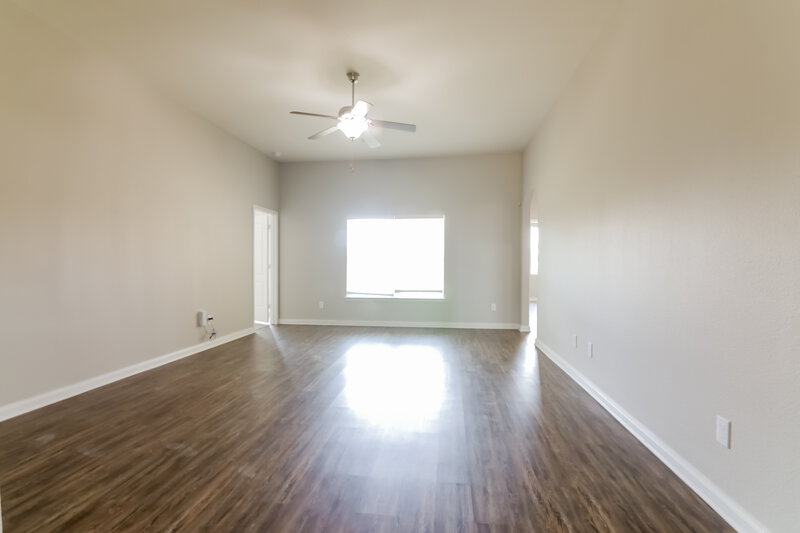 2,345/Mo, 1432 Conley Ln 306 Crowley, TX 76036 Living Room View