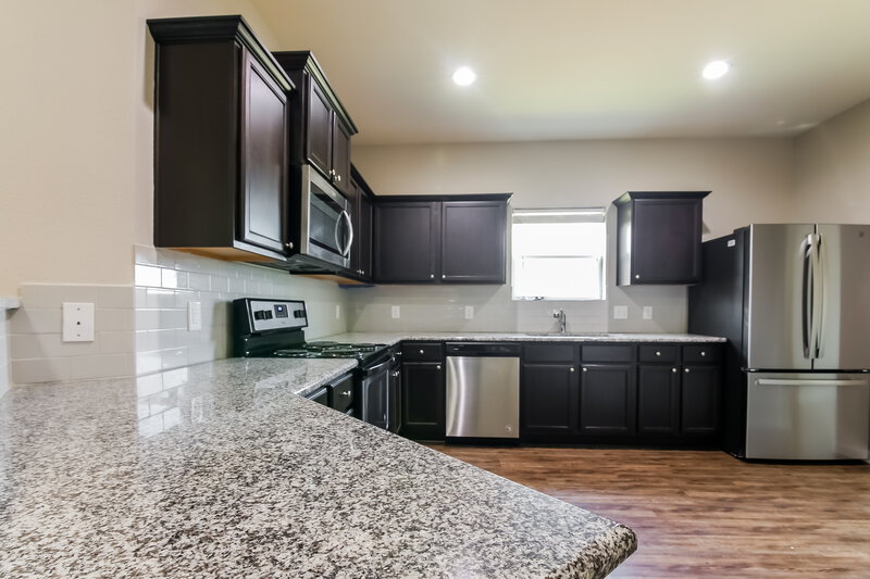 2,345/Mo, 1432 Conley Ln 306 Crowley, TX 76036 Kitchen View 2