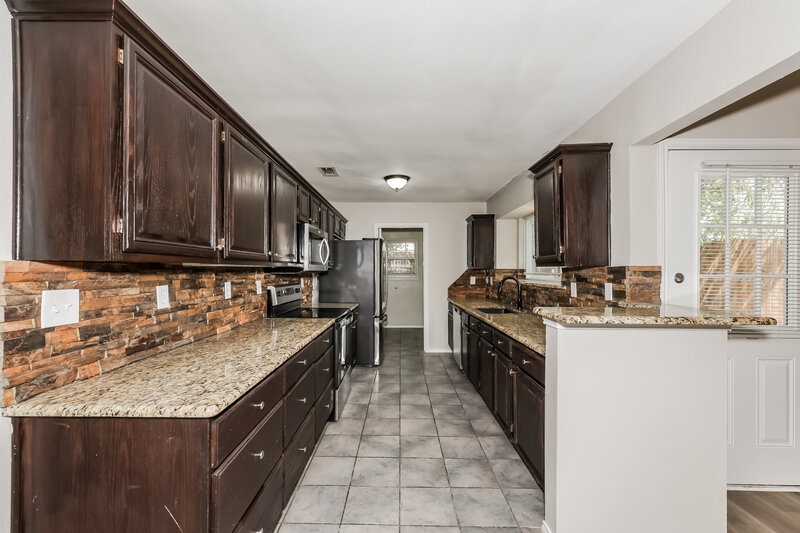 2,400/Mo, 2908 Forest Creek Dr Fort Worth, TX 76123 Kitchen View