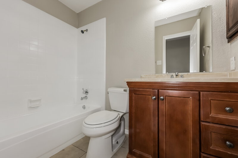 2,400/Mo, 2908 Forest Creek Dr Fort Worth, TX 76123 Bathroom View