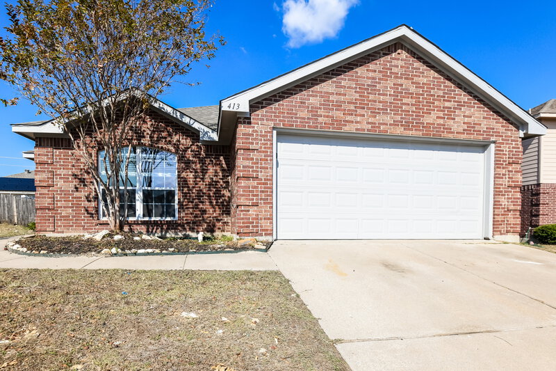 2,100/Mo, 413 Heritage Dr Crowley, TX 76036 External View
