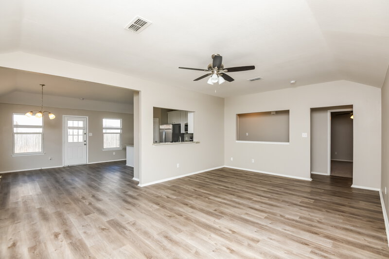 2,100/Mo, 413 Heritage Dr Crowley, TX 76036 Living Room View