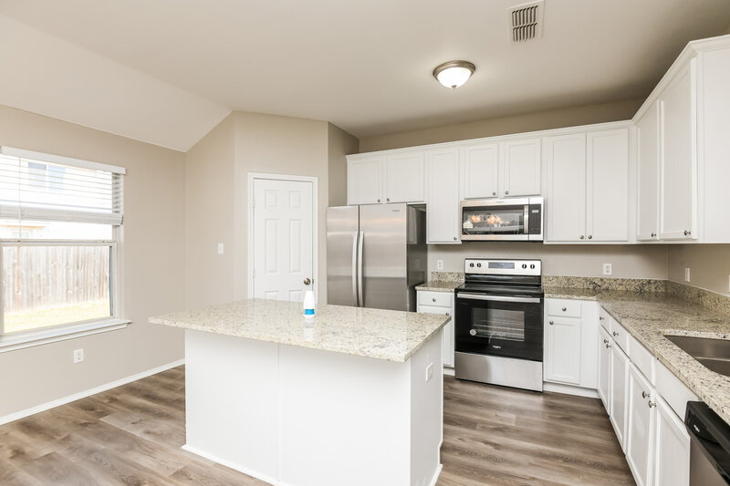 2,100/Mo, 413 Heritage Dr Crowley, TX 76036 Kitchen View