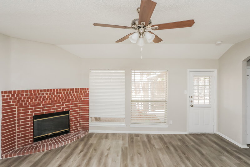 2,160/Mo, 1809 Clayton Dr Mansfield, TX 76063 Living Room View 2