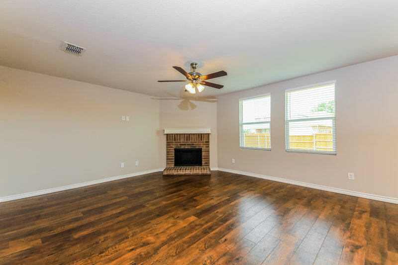 2,120/Mo, 1305 Evergreen St Royse City, TX 75189 Living Room View