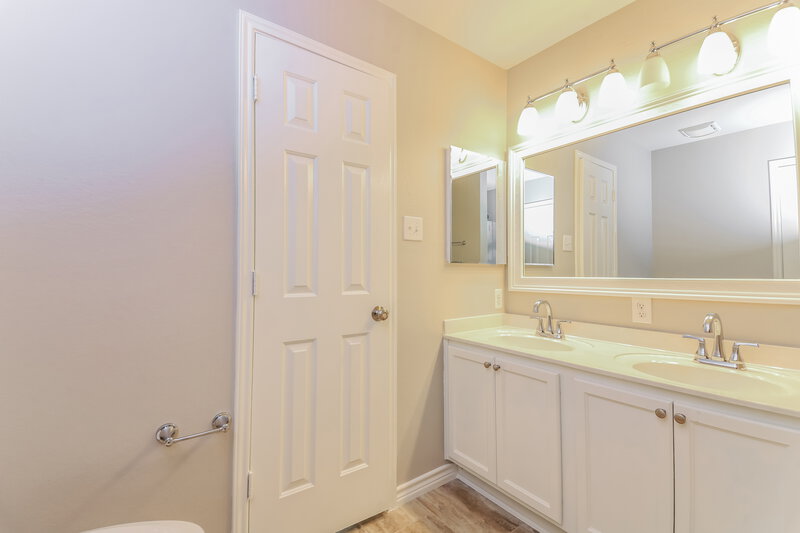2,120/Mo, 1305 Evergreen St Royse City, TX 75189 Bathroom View
