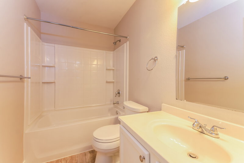 2,120/Mo, 1305 Evergreen St Royse City, TX 75189 Bathroom View 2