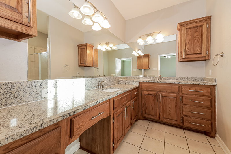1,820/Mo, 116 Stanford Forney, TX 75126 Main Bathroom View