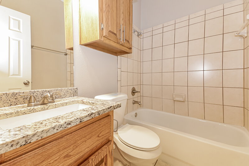 1,820/Mo, 116 Stanford Forney, TX 75126 Bathroom View